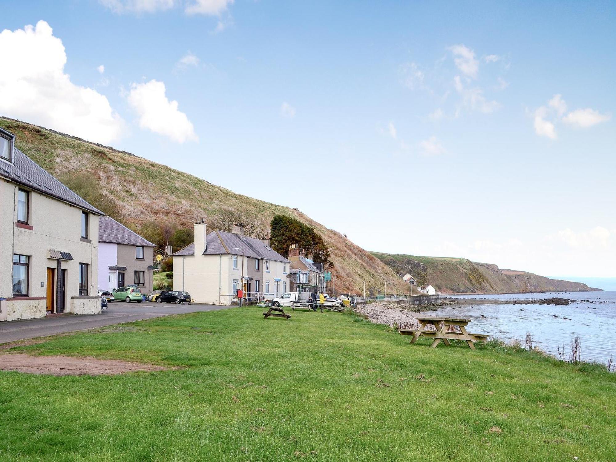 Archies Cottage Burnmouth エクステリア 写真